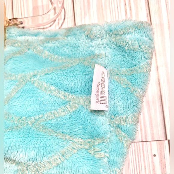 Mermaid Tail Blanket - Picture 2 of 3